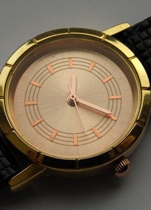 Классические часы из сша в золотом тоне механизм japan sii5 фото