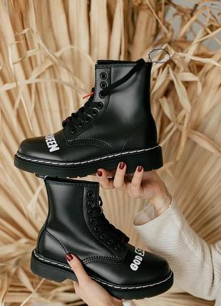 Жіночі черевики чорні dr. martens 1460 sex pistols black rolled smooth1 фото