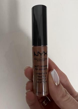 Рідка матова помада nyx professional makeup soft matte lip cream3 фото