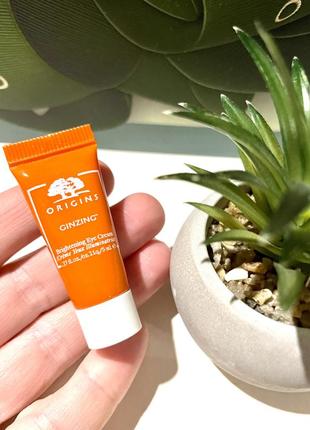 Зволожуючий крем до очей проти чорних кіл ginzing™ vitamin c & niacinamide eye cream to brighten and depuff  origins