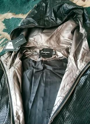 Элегантная куртка  кожзам перфорированная7 фото