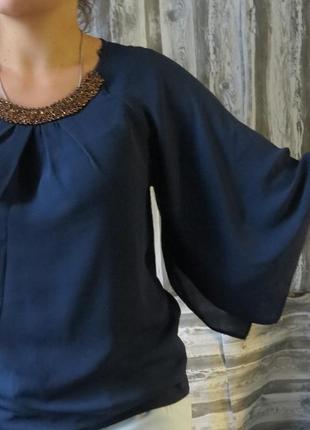 Шикарная блуза синего цвета украшенная бисером от f&f размер 46-484 фото
