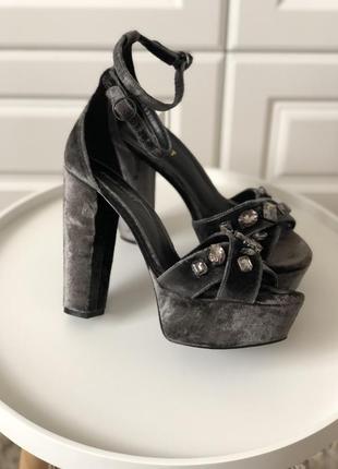 Босоножки nine west