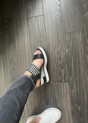 Босоножки estro