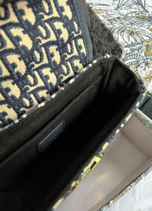Найпопулярніша маленька компактна сумочка бренд christian dior8 фото