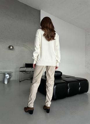 Базовый однотонный гладкий свитер с горлом