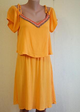 Платье мандаринового цвета