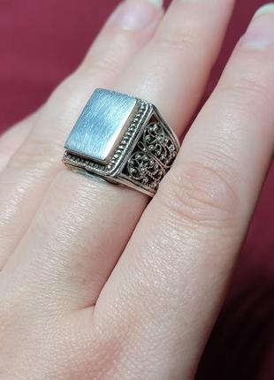 Срібний перстень печатка