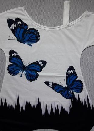 Суперова футболка принт метелики на одне плече
