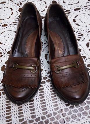 Лофери туфлі італійського бренду