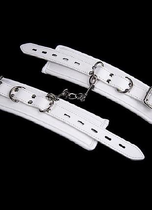Белый гламур: эротические кожаные наручники для игр белый ( 130 065 )