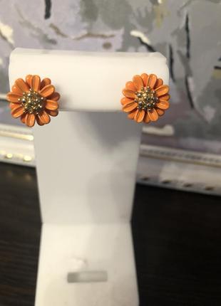 Серьги гвоздики оранжевые цветочки1 фото