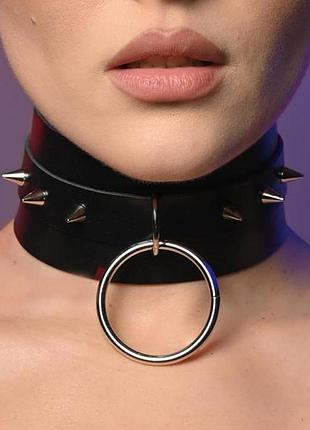 Бдсм чокер на шею с длинными шипами и металлическим кольцом универсальный размер чёрный ( 130 134 )