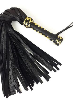 Черный флоггер классический с золотой рукоятью, натуральная кожа, 50 хвостов, по 50см, рукоятка 20см feromon