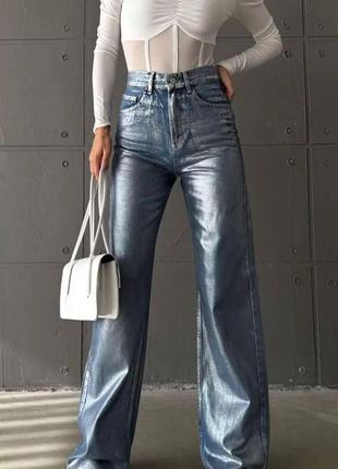 Стильные джинсы с блестящим напылением5 фото