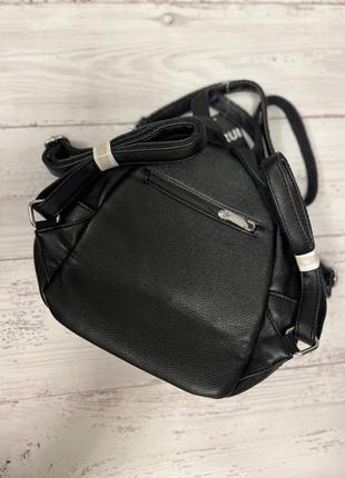 Стильна жіноча сумка/ранець з еко шкіри.
люксова серія, якість відмінна.5 фото