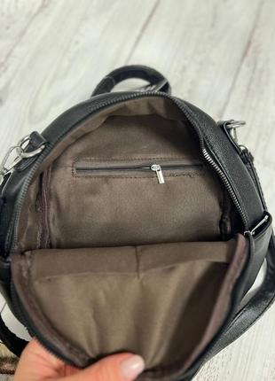 Стильна жіноча сумка/ранець з еко шкіри.
люксова серія, якість відмінна.4 фото