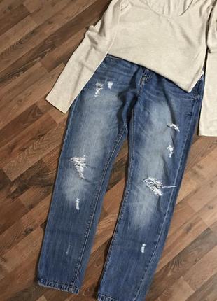 Рваные джинсы размер m
