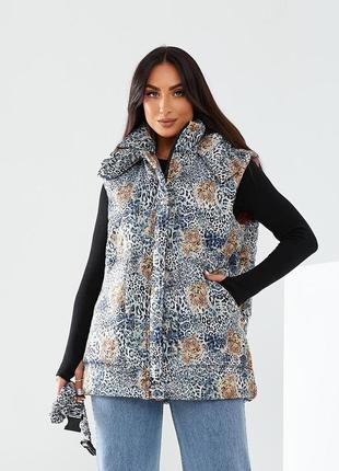 Женская теплая безрукавка vizavi стильная зимняя жилетка с капюшоном1 фото