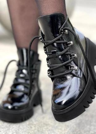 Ботиночки зимние кожаные лакированные женские черные