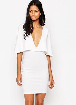 Club l платье белое кремовое с кейпом по фигуре карандаш футляр с вырезом новое нарядное