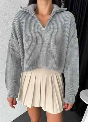 Укороченный свитер свободного кроя с высоким воротником под горло на молнии оверсайз кофта поло теплый стильный базовый черный серый розовый4 фото