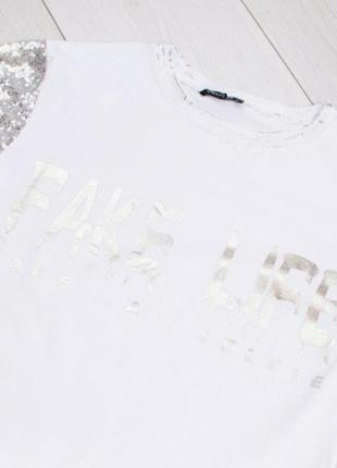Стильная белая футболка с надписью оверсайз пайетками серебро4 фото