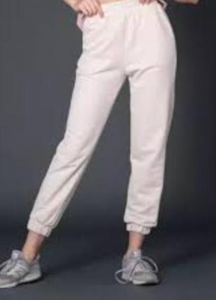 Женские  брюки  с манжетами