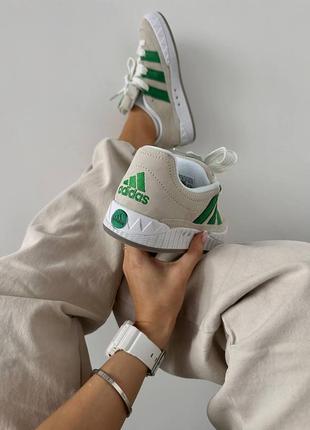 Стильные женские кроссовки adidas adimatic cream green premium бежевые с зелёным4 фото