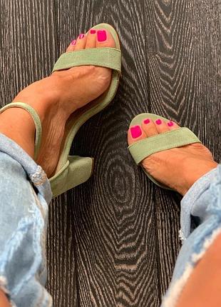 Замшеві туфлі, босоніжки ручної роботи