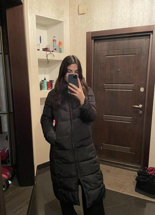 Чорний довгий пуховик/куртка