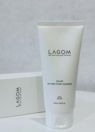 Ніжна очисна пінка lagom cellup ph cure foam cleanser.