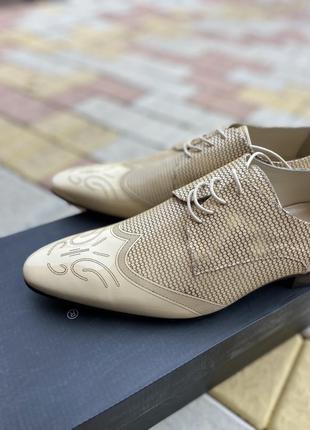 Светлые туфли мужские лакированные 40 размер7 фото