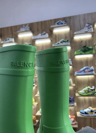 Резиновые сапоги balenciaga x crocs rain boots green4 фото
