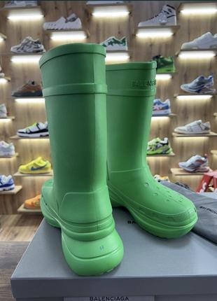 Резиновые сапоги balenciaga x crocs rain boots green6 фото