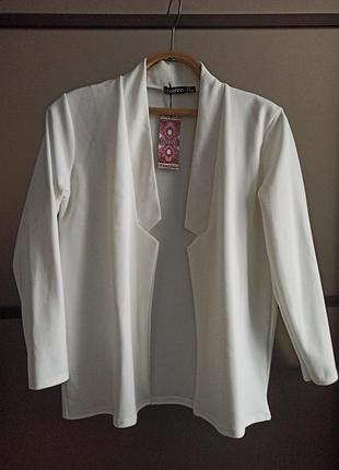 Белый трикотажный пиджак boohoo