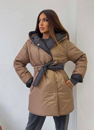 Трендовая двусторонняя куртка зимняя с капюшоном на запах с поясом оверсайз тепла удлиненная