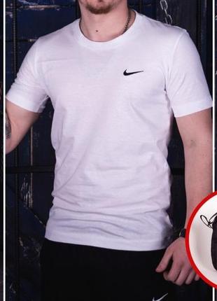 Комплект футболка біла nike чорні шорти nike + барсетка в подарунок