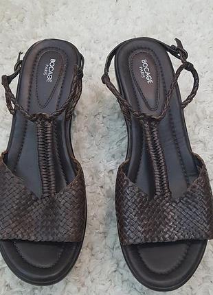 Кожаные  босоножки