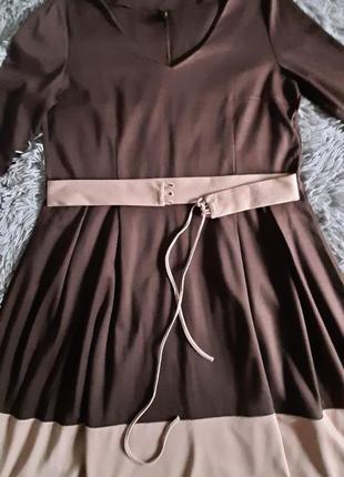 Сукня шоколадного кольору з контрастним поясом і обробкою5 фото