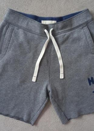 Брендовые шорты hollister.