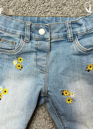 Дитячі джинси з вишивкою для дівчинки з квітками від baby clab джинсові штани квітами квіточками3 фото