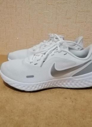 Кросiвки nike revolution 5