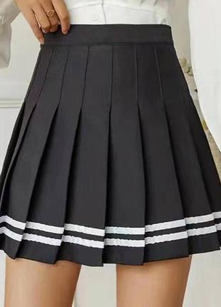Юбка мини тенниска на высокой посадке плиссе короткая юбка в складку с полосками стильная базовая трендовая черная серая белая6 фото