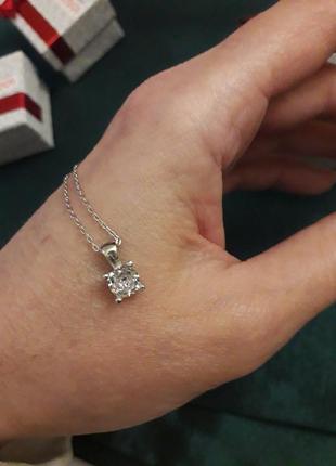 Кулон с цепочкой.