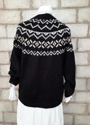 Стильный свитер с орнаментом скандинавский стиль2 фото
