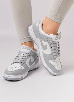 Стильні жіночі кросівки nike sb dunk low prm white grey білі з сірим