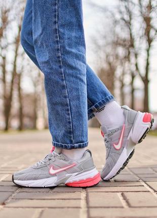 Отличные женские кроссовки nike runtekk grey pink серые с розовым4 фото