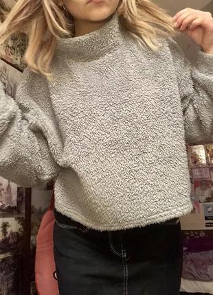 Сірий укорочений плюшевий светр3 фото
