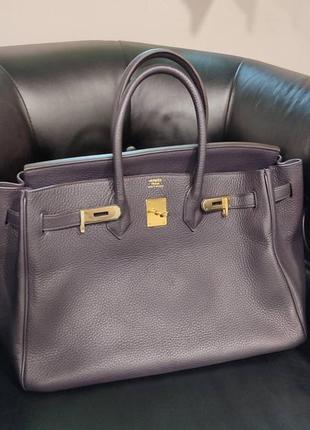 Сумка Balenciaga and Gucci Maintain Top Rankings in Q1 2022